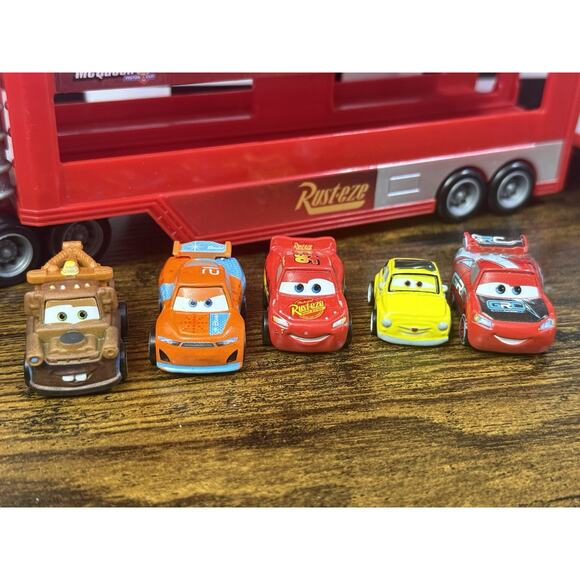 Disney Pixar Cars Mack Hauler Truck Storage Case For Mini Racers Plus 5 Mini Car - Picture 3 of 15